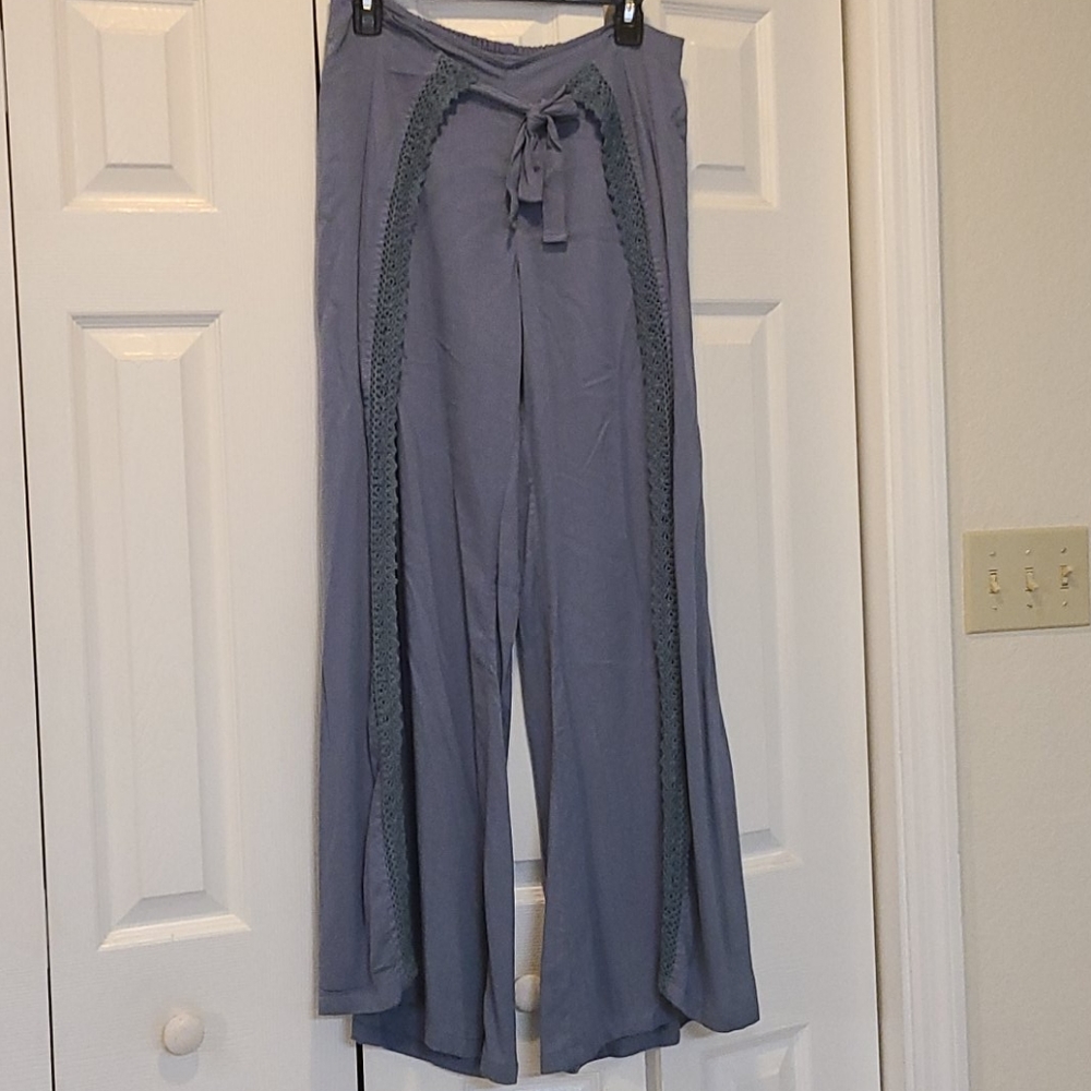 Split leg pants